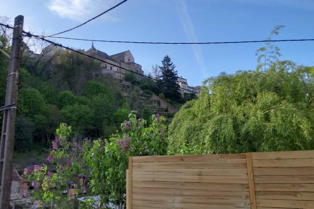 La Petite Maison Dans La Vallee Avallon Luaran gambar